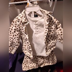 7 For All Mankind White and Brown Leopard Kids Matching Set